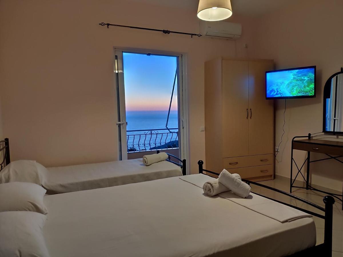 Let Rooms Lukova ภายนอก รูปภาพ
