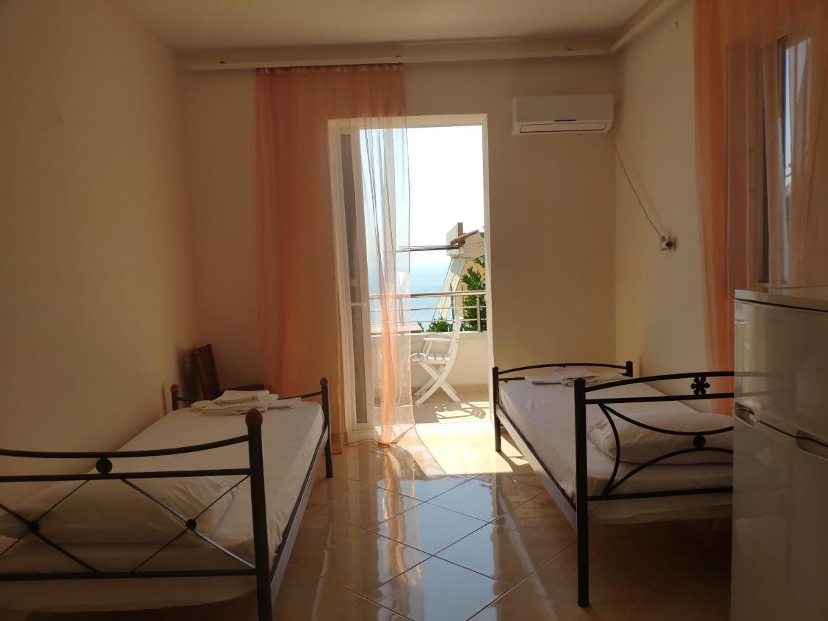 Let Rooms Lukova ภายนอก รูปภาพ
