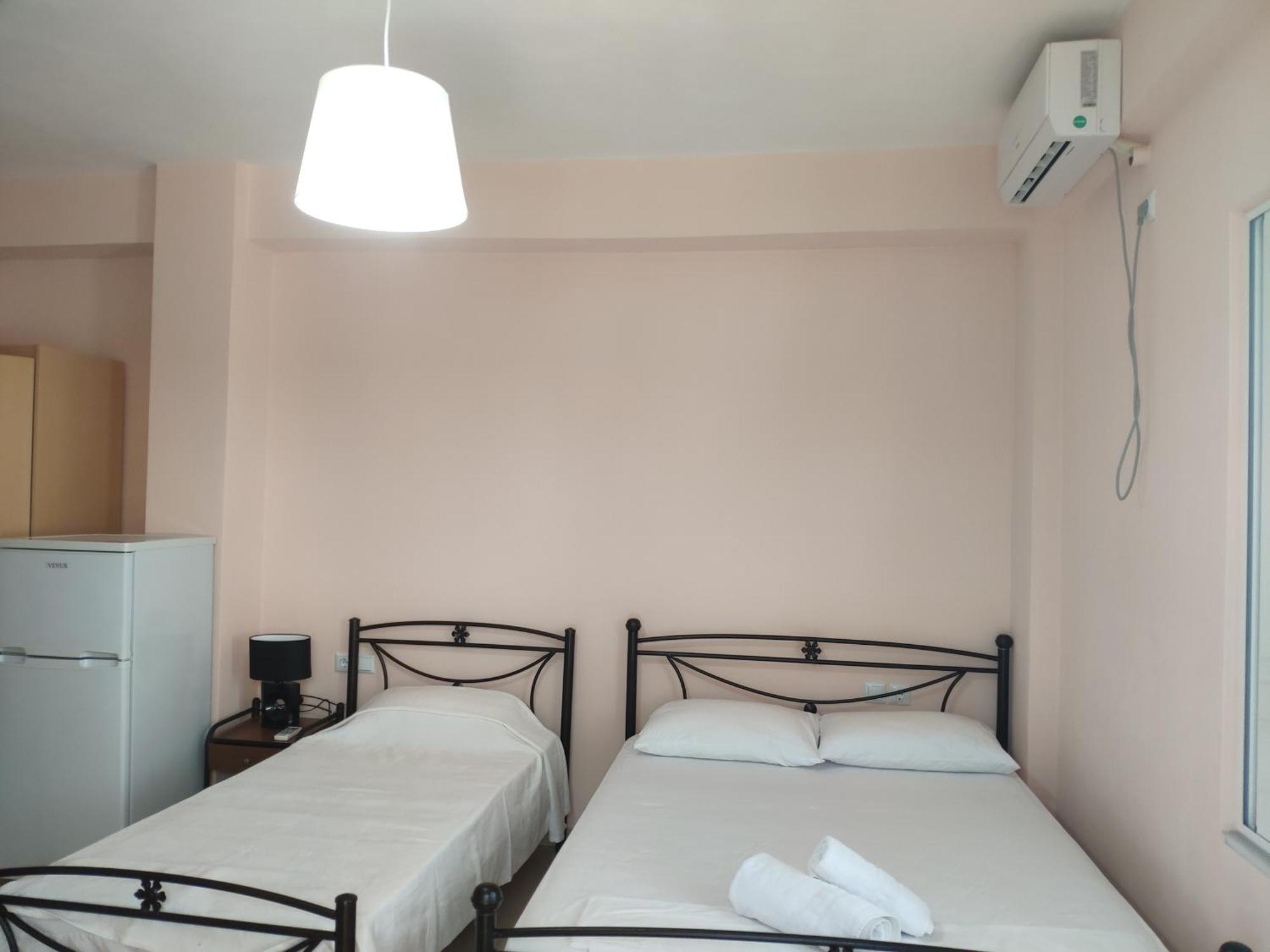 Let Rooms Lukova ภายนอก รูปภาพ