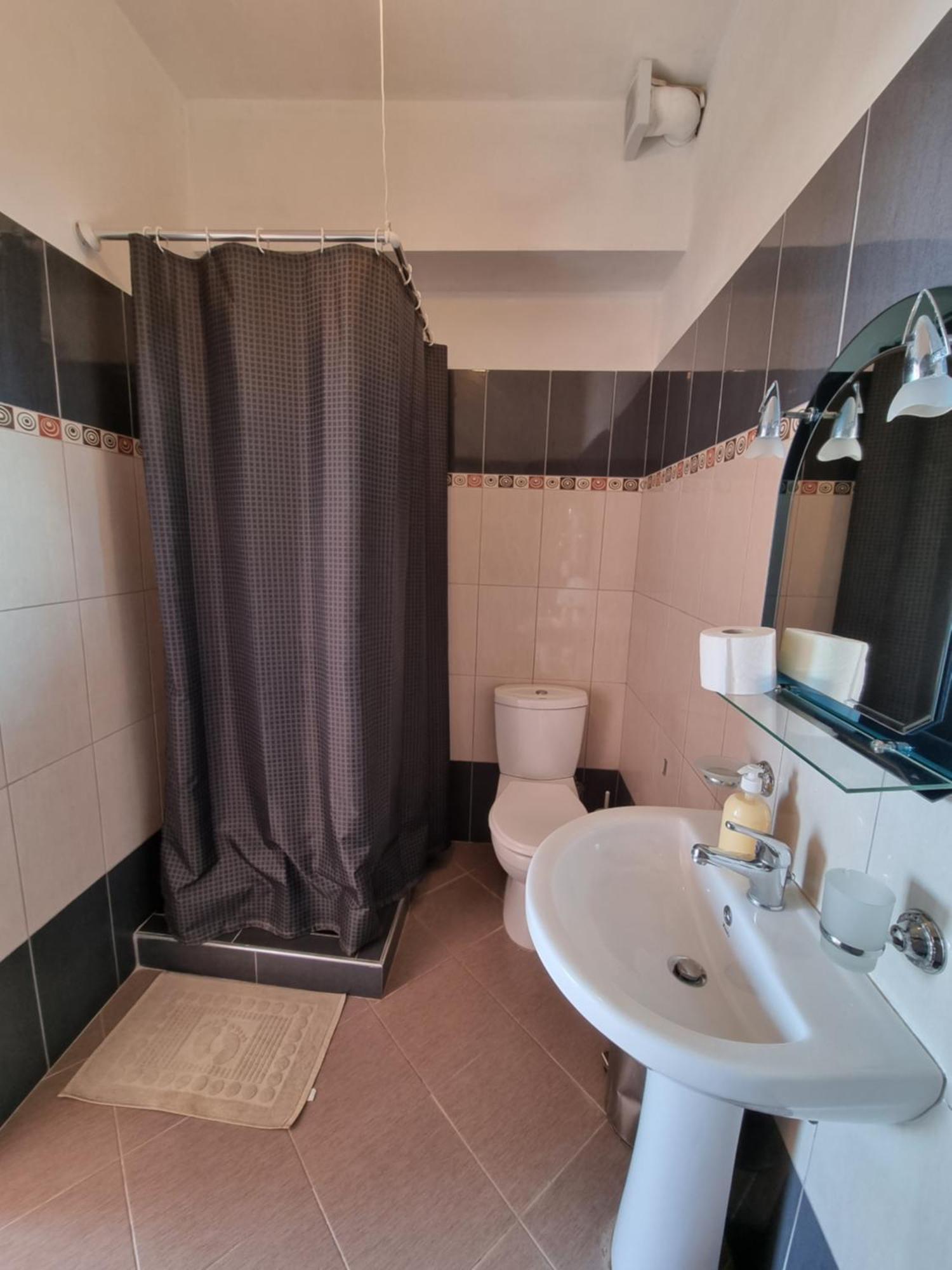 Let Rooms Lukova ภายนอก รูปภาพ